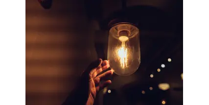 Як забезпечити домівку електроєнергією під час відключень світла? Практичні поради по техніці, правилам безпеки, 